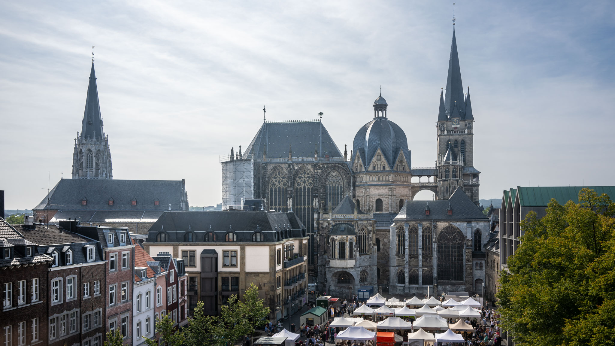 Blick vom Rathaus auf den Aachener Dom