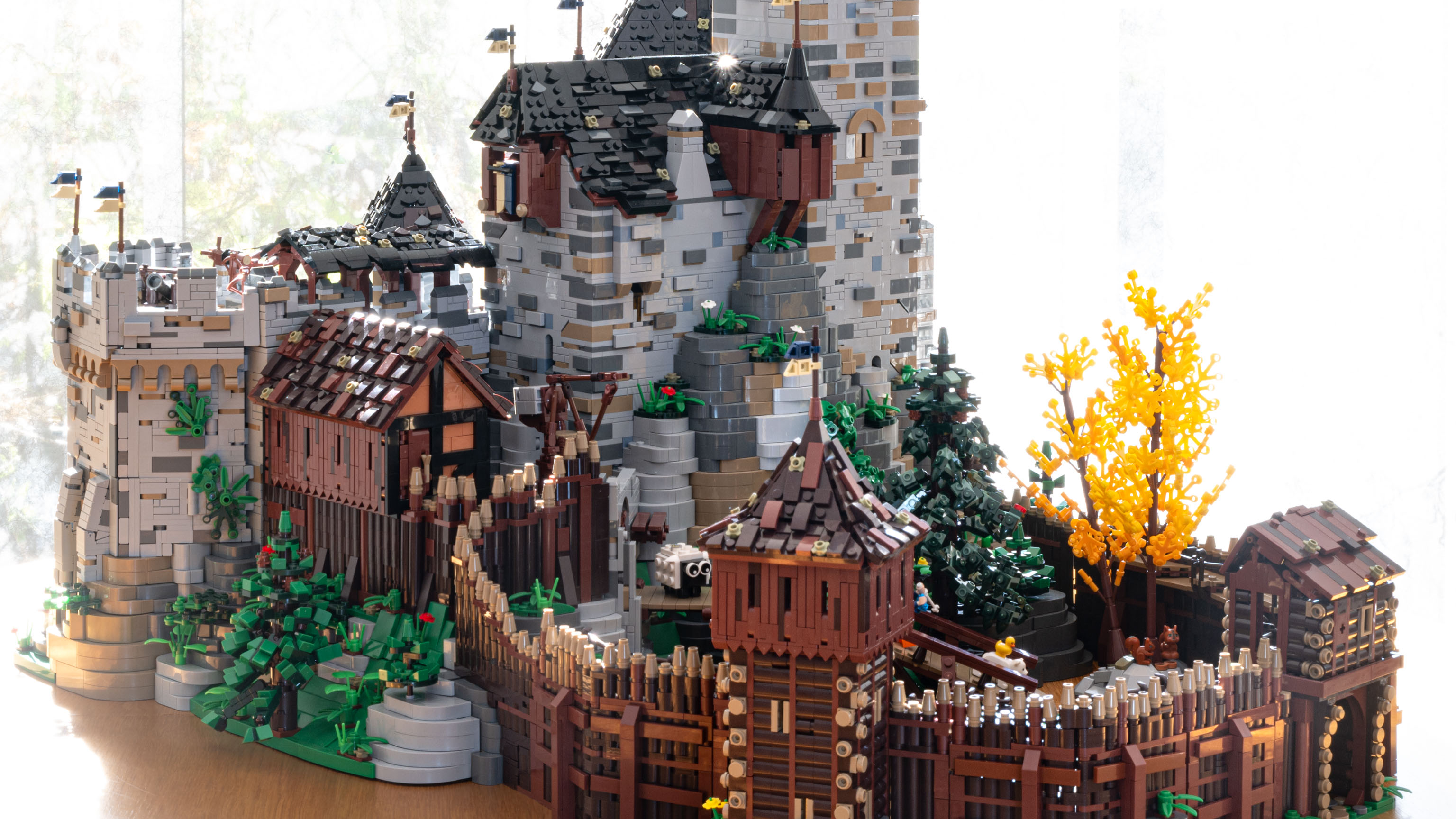 Burg Blaustein mit Münzturm und dem ebenfalls neuen Wirtschaftshof