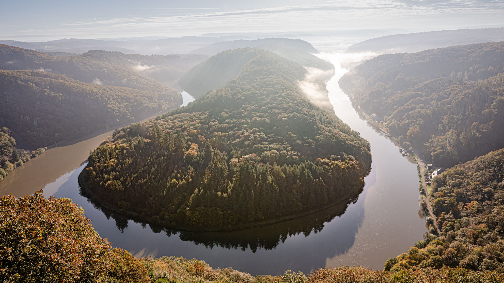 Blick vom Baumwipfelpfad Saarschleife über die Saarschleife