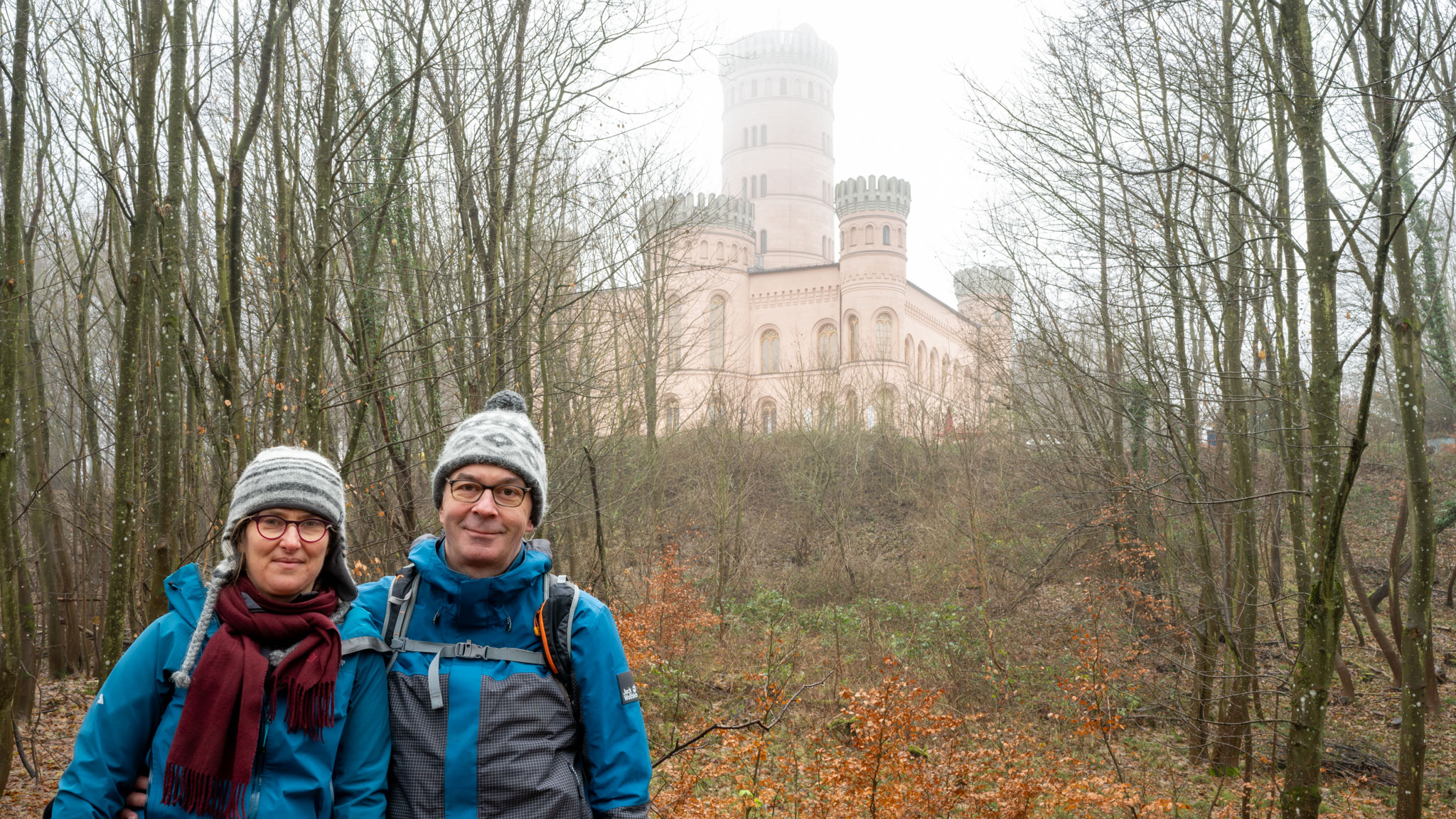 Selfie am Fuße des Jagdschlosses Granitz