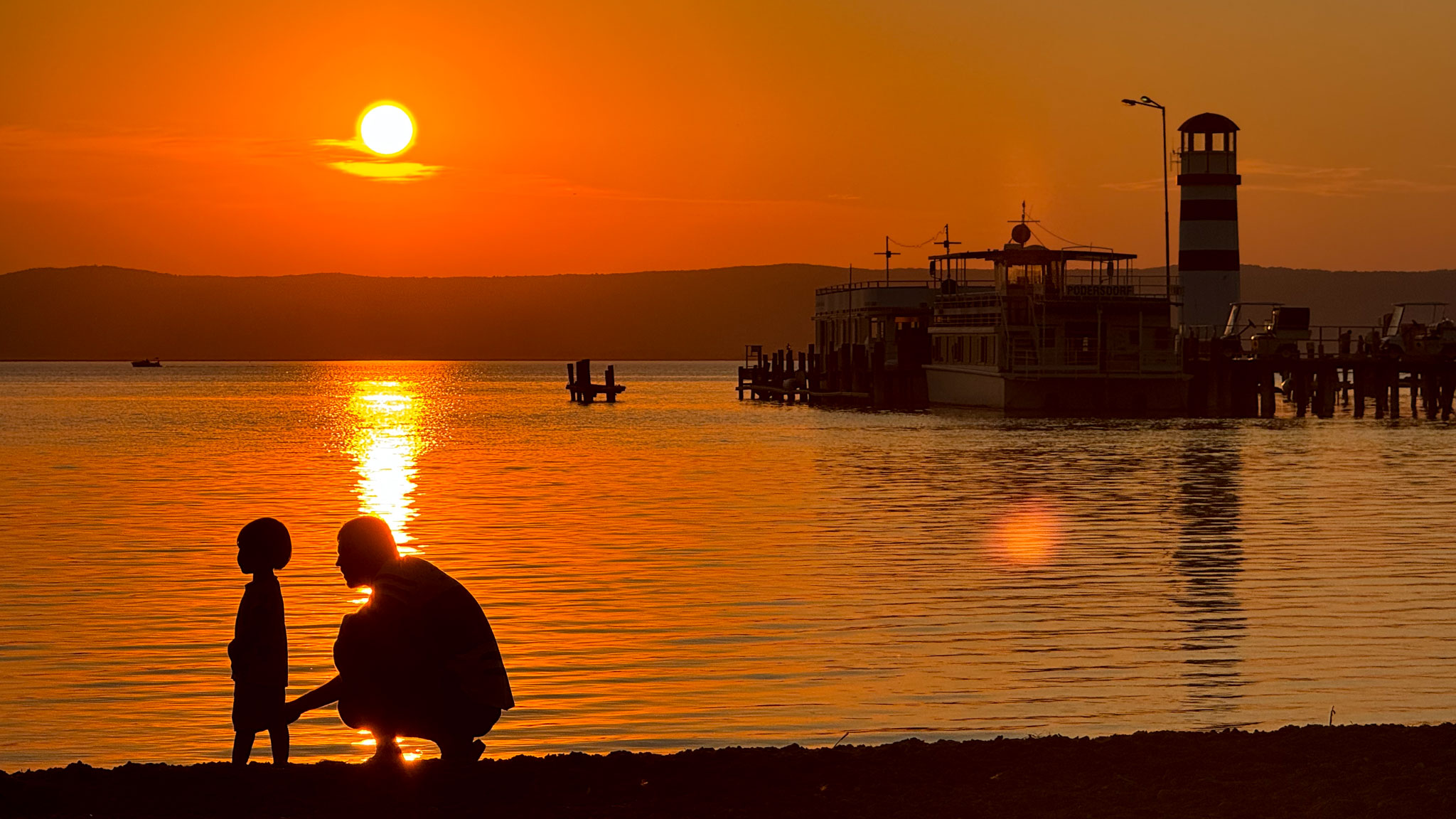 Sonnenuntergang am Podersdorfer Leuchtturm